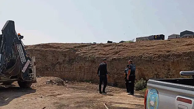 Reyhanlı'da açık alana bırakılan kurban atıkları temizlendi