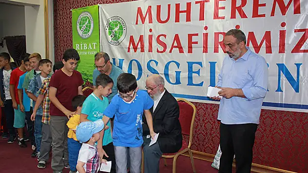 Ribat Eğitim Vakfı bayramlaştı