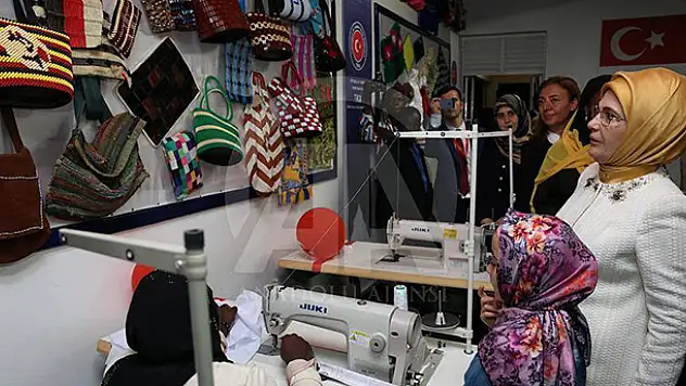 Ribat, Ugandalı kursiyerlere dikiş makinesi dağıtacak