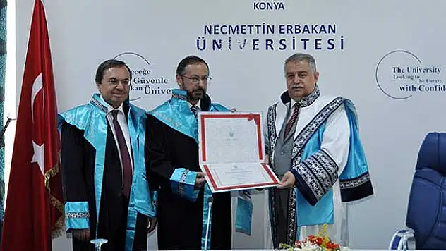 Rıfat Oral'a Fahri Doktora Unvanı Verildi