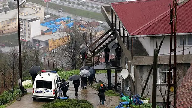 Rize'de ev yangını: 1 ölü, 1 yaralı