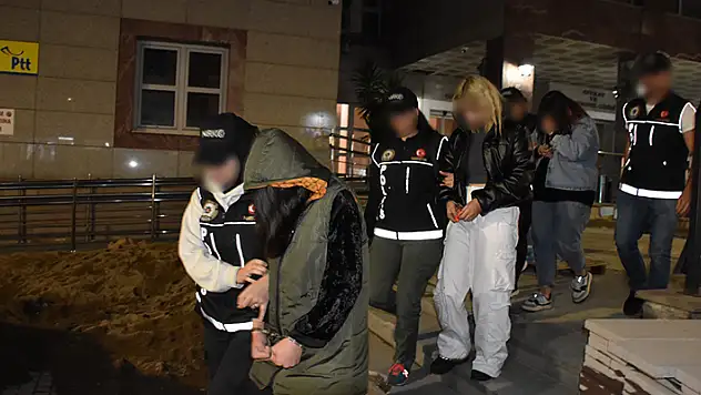 Rize'de, İranlı 3 kadın uyuşturucuyla yakalandı

