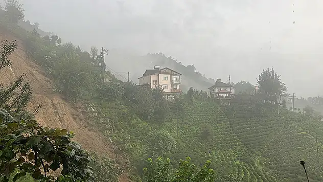 Rize'de sağanak, heyelan ve taşkınlara neden oldu
