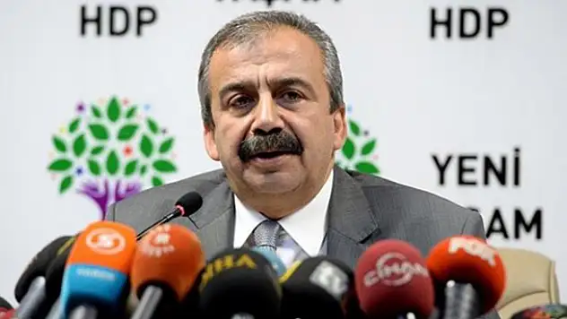 Rizeliler Sırrı Süreyya Önder'e organik çay gönderdi