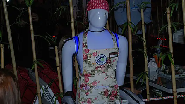 Robot garsonlar iş başında