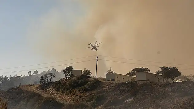 Rodos'taki orman yangını devam ediyor
