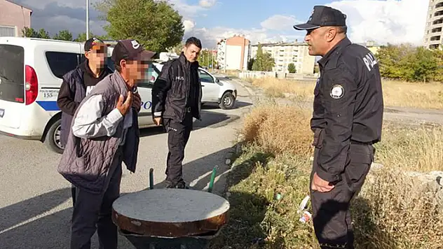 Rögar kapağını götürürken polise yakalandı 'lazımdı' dedi