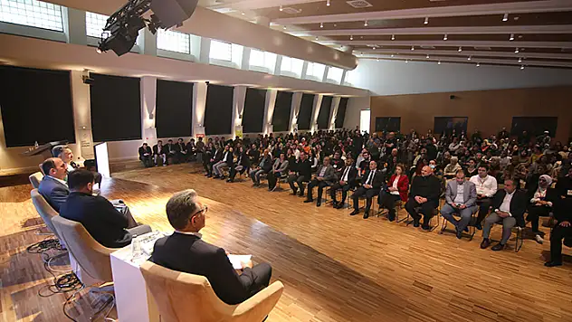 RTÜK Başkanı Ebubekir Şahin, Konya'da Afet İletişimi Forumu'na katıldı