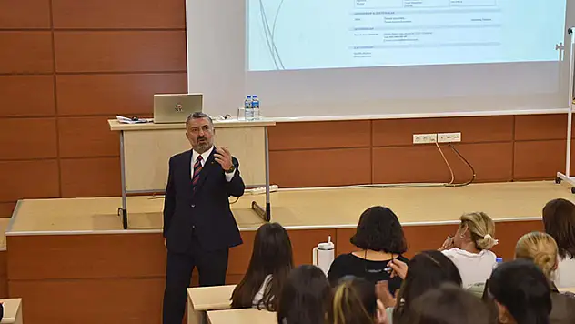 RTÜK Başkanı Şahin, iletişim fakültesi öğrencileri ile bir araya geldi