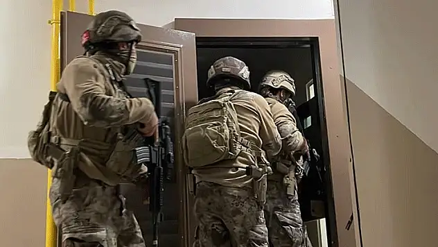 Ruhsatsız silah taşıyanlara yönelik 81 ildeki operasyonlarda 2 bin 82 kişiye işlem yapıldı