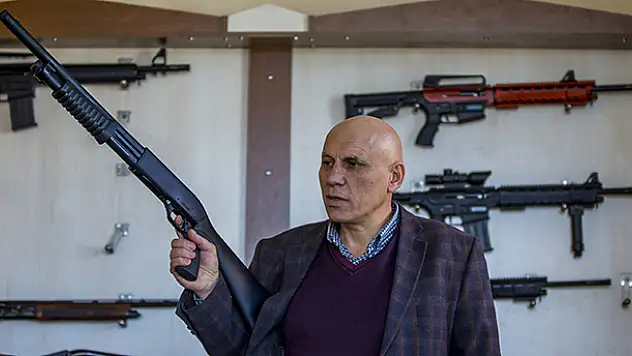 Rus polisine Konya'dan travmatik silah
