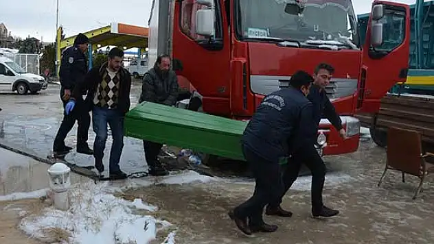 Rus tır şoförü aracında ölü bulundu