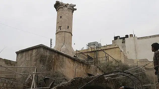 Ruslar Halep'te camiye saldırdı: 8 kişi hayatını kaybetti