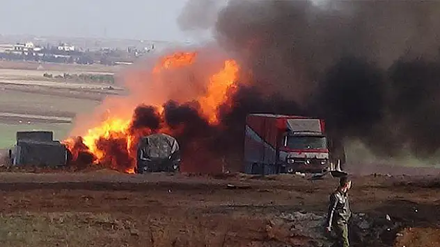Rusya, Azez'de insani yardım tırlarını bombaladı: 2 ölü