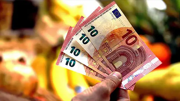 Rusya'da Türk bayrağı yakan taraftarlara para cezası