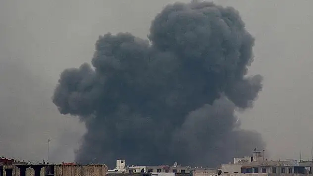Rusya Halep'te muhalif bölgeye saldırdı: 17 kişi öldü