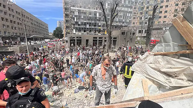 Rusya, Kiev'i vurdu: 8 ölü, 25 yaralı
