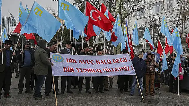 Rusya'nın Kırım'ı işgali protesto edildi