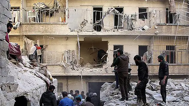 Rusya'nın Suriye saldırılarında 443'ü çocuk bin 984 sivil öldü