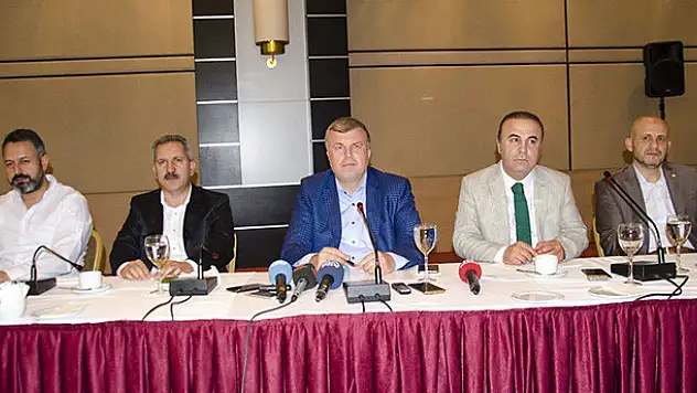 Rüya gibi bir sezonu alnımızın akıyla tamamladık