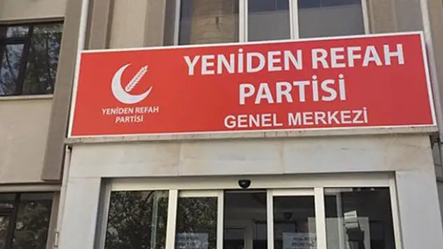 Saadet'in boşalttığı binaya Yeniden Refah Partisi yerleşti