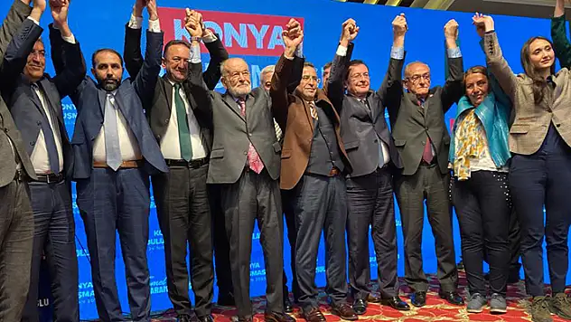 Saadet Partisi Genel Başkanı Karamollaoğlu, Konya'da partililerle bir araya geldi
