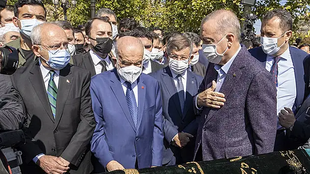 Saadet Partisi YİK Başkanı Asiltürk'ün cenazesi Ankara'da toprağa verildi