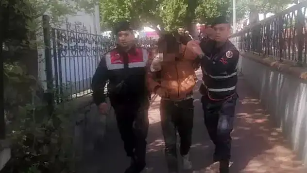 Saat sorduğu çocuğun telefonunu çaldı