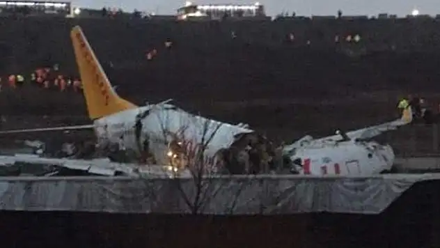 Sabiha Gökçen'deki uçak kazasında bir kişi hayatını kaybetti