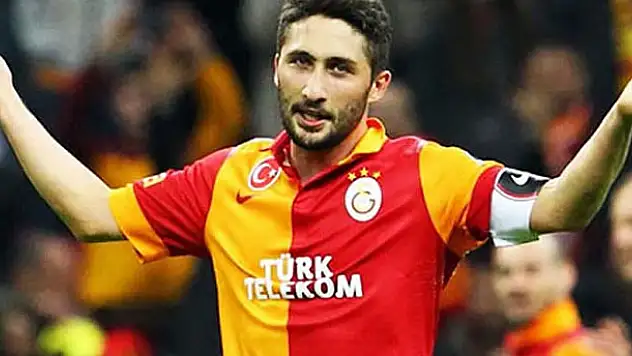 Sabri Sarıoğlu futbolu bıraktı!