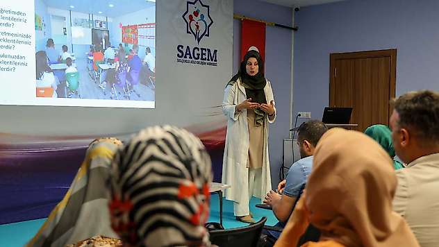 SAGEM'den ailelere okula uyum semineri