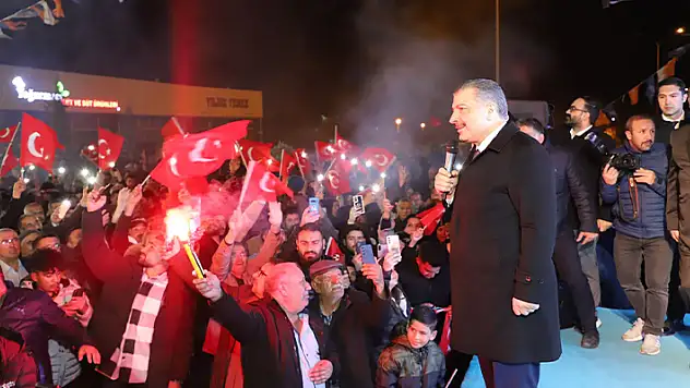 Sağlık Bakanı Fahrettin Koca, Konya'da partililerle bir araya geldi
