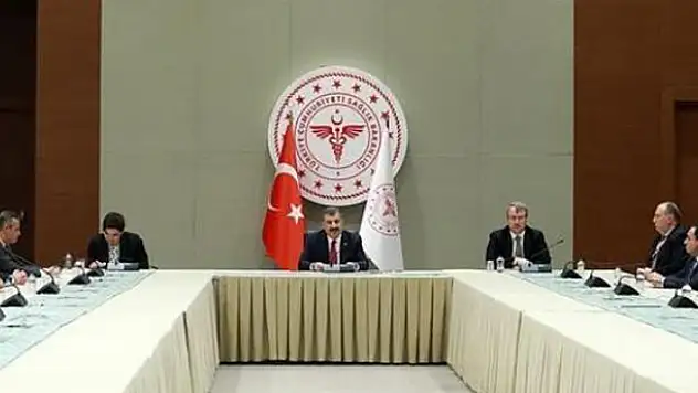 Sağlık Bakanı Koca açıkladı: Eğitime verilen ara uzatıldı
