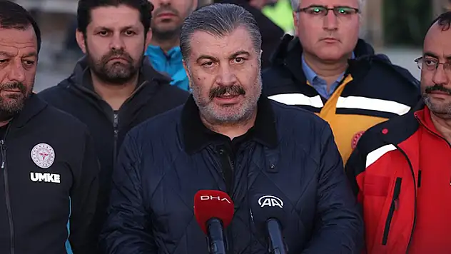 Sağlık Bakanı Koca: Deprem bölgesinde bugüne kadar herhangi bir bulaşıcı hastalık salgını saptanmamıştır
