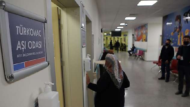Sağlık Bakanı Koca, TURKOVAC'ın 81 ilde uygulanmaya başlandığını bildirdi
