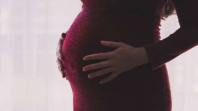 Sağlık Bakanlığı, alarm veren sezaryen oranlarına karşı 'normal doğum'u teşvik edecek
