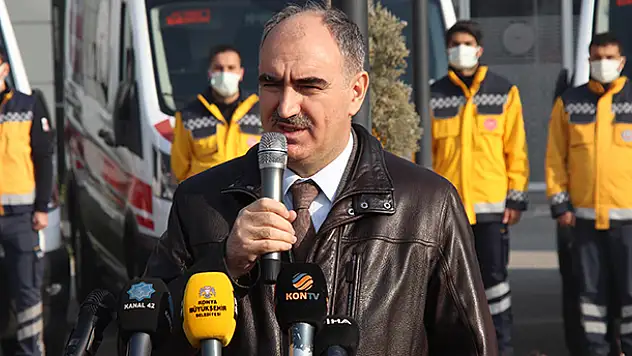Sağlık Bakanlığınca Konya'ya gönderilen 14 ambulans törenle hizmete alındı