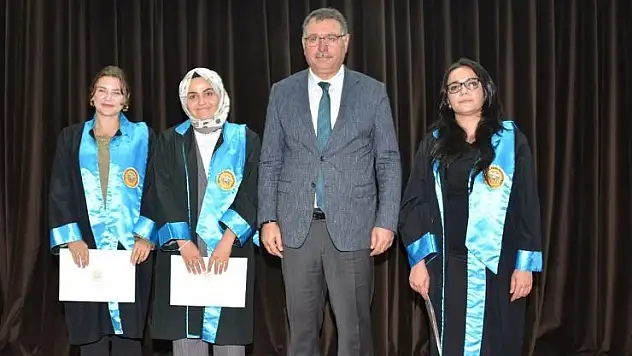 Sağlık Bilimleri ve Fen Bilimleri Enstitülerinde mezuniyet heyecanı