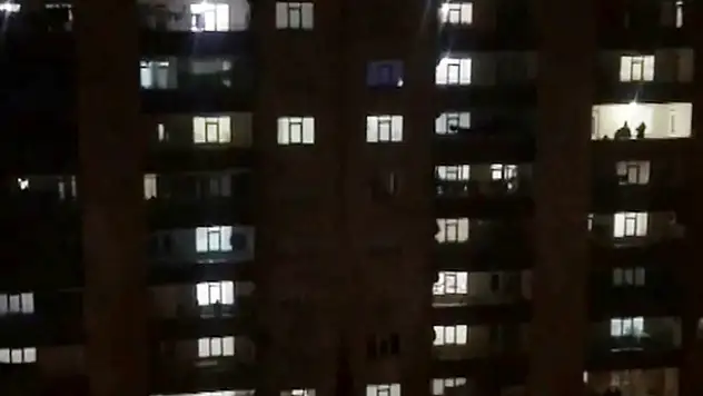 Sağlık çalışanlarına alkışlı destek