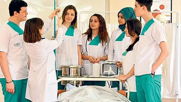 Sağlık meslek liselerine ilgi artıyor