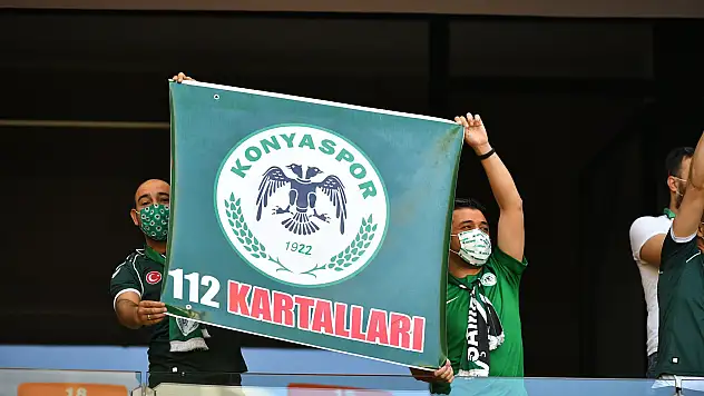 Sağlıkçılardan tribün desteği
