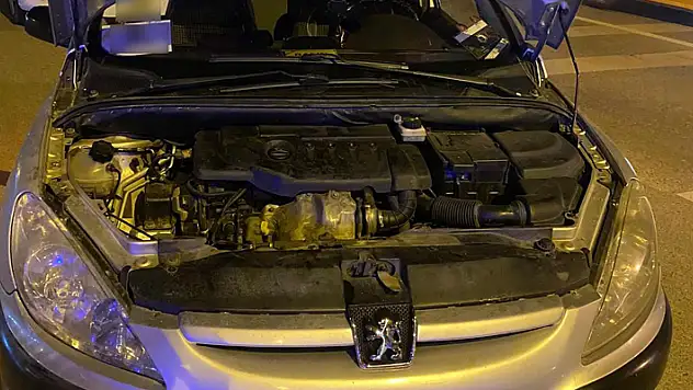 Sahte basın kartı ile polisi kandıracaktı: Yakalanan sahtekarın 11 suç kaydı ve aranması çıktı
