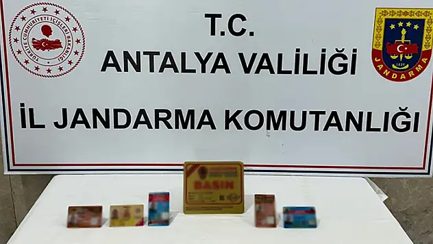 Sahte basın kimliğiyle gezen şüpheli yakalandı
