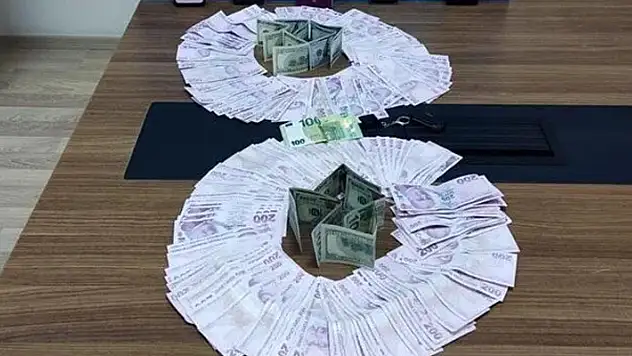 Sahte ilanla besiciyi dolandıran 3 kişi, kuyumcuda altın alırken yakalandı
