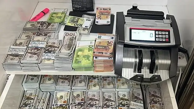 Sahte para basan şebekeye operasyon! Valizde tomar tomar sahte dolar ve avro!
