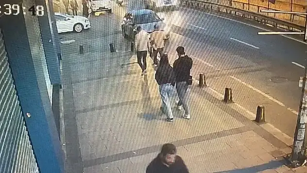 Sahte polisler, korsan taksiciyi dolandırdı

