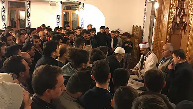 Sakal-ı Şerif camide ziyarete açıldı