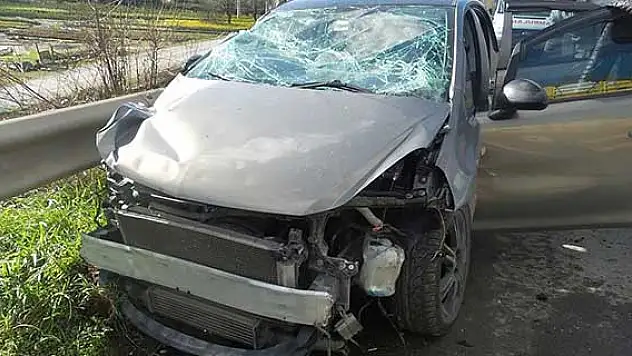 Sakarya'da 2 futbolcu trafik kazasında yaralandı