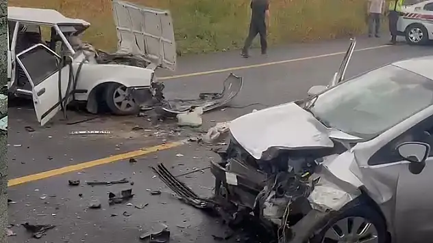 Sakarya'da 2 otomobil çarpıştı: 1 ölü, 1 yaralı
