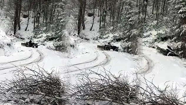 Sakarya'da yürekleri ağza getiren görüntü! Traktörle 'drift' yaparken canından oluyordu